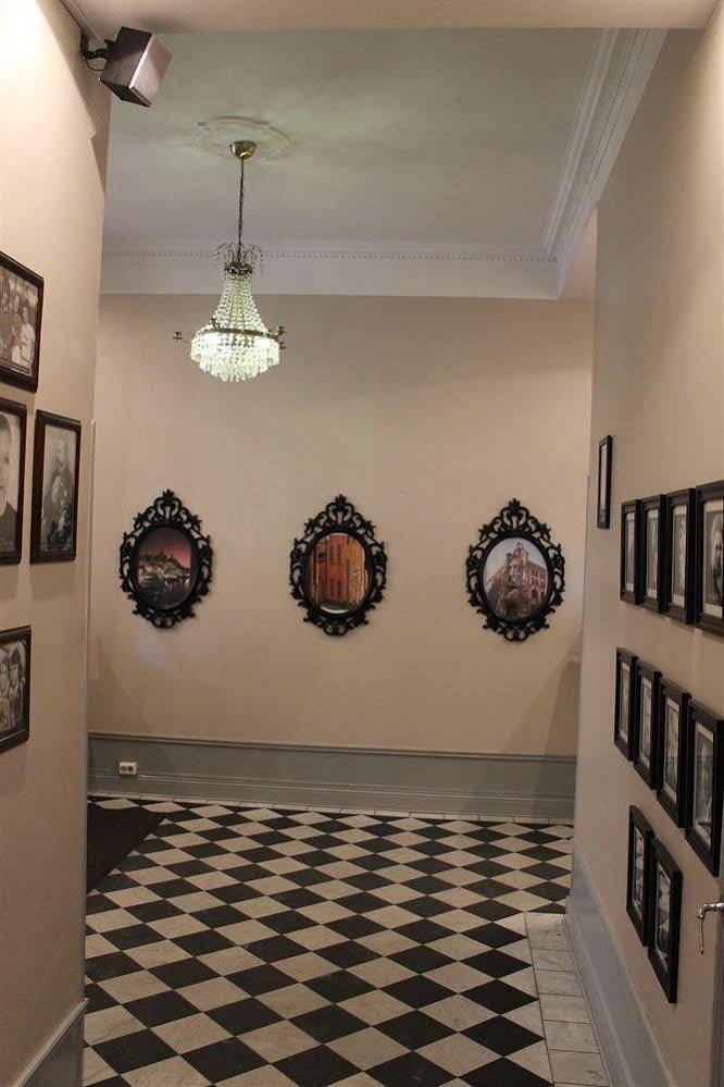 Hostel Colonial *
